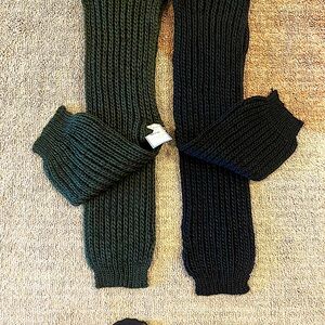 Cozy Knit Scarfs in Black and Dark Green